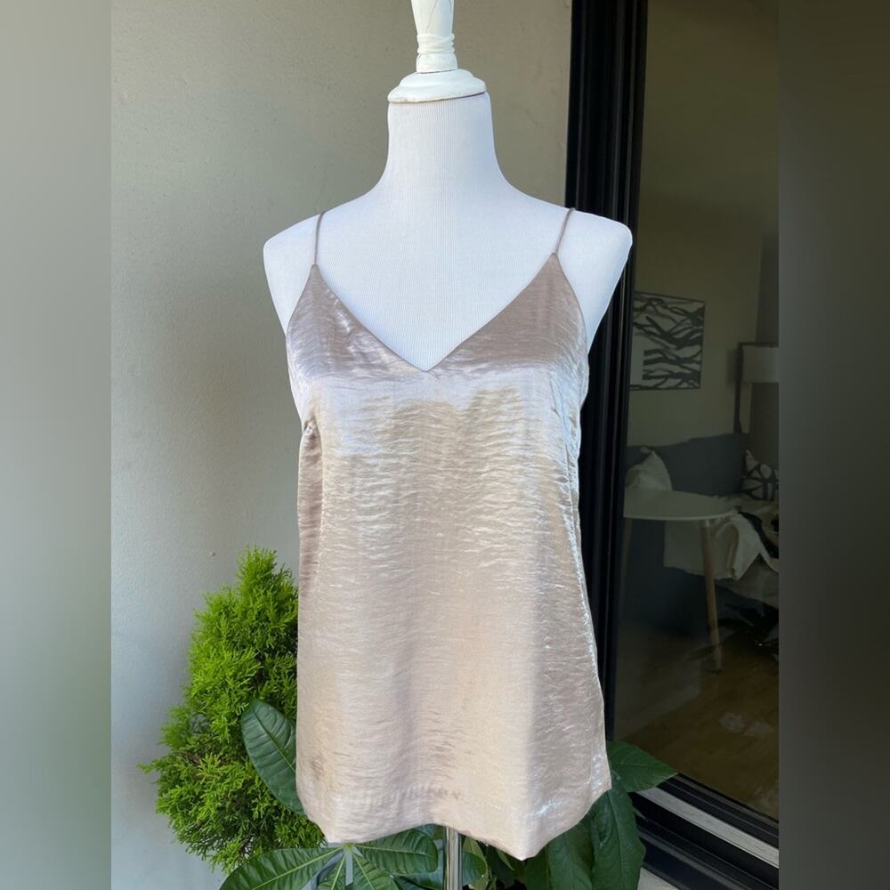 🌿 H&M SILKY SATIN SHIMMERING CAMISOLE TOP IN SILVER/ METTALIC GREY, Size 8